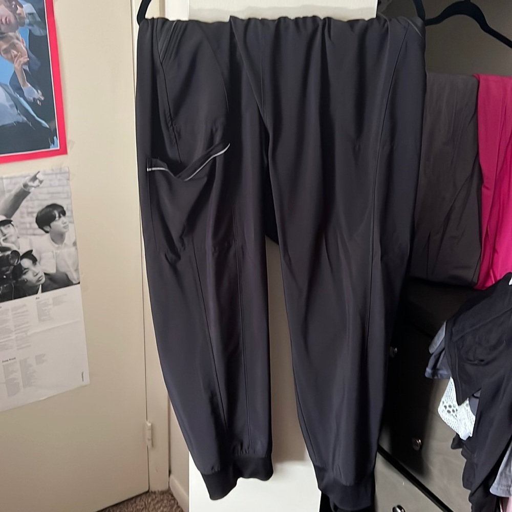 PLUS SIZE Jogger style Scrub bottoms. 3XL. Black.